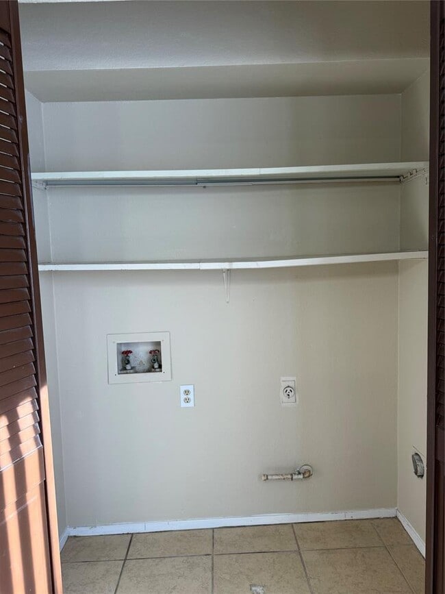 Building Photo - 7900 Ibis Cove
