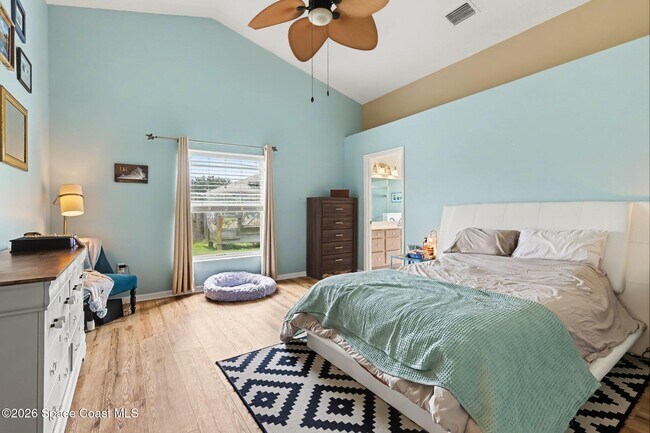 Building Photo - 1575 Sun Gazer Dr