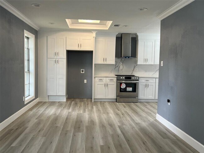 Building Photo - 9126 Troulon Dr