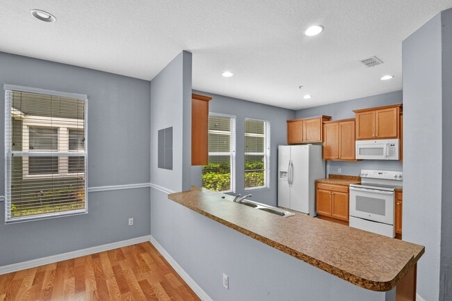 Building Photo - Amazing 3/2.5/2 Townhome in Lake Nona's Ea...