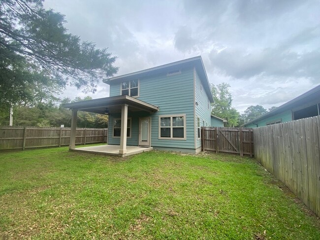 Building Photo - 8461 Laredo St