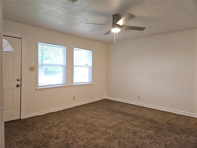 Building Photo - 8311 Vera Lou St