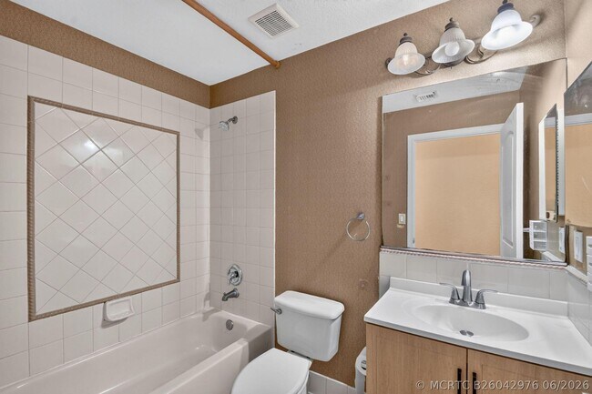 Building Photo - 1107 Big Torch St