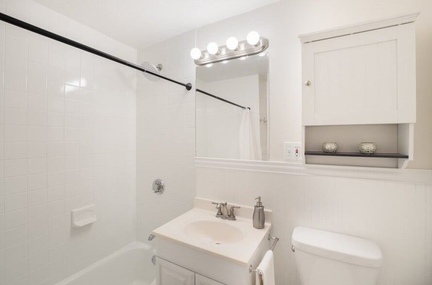 Bathroom - 297 Main St