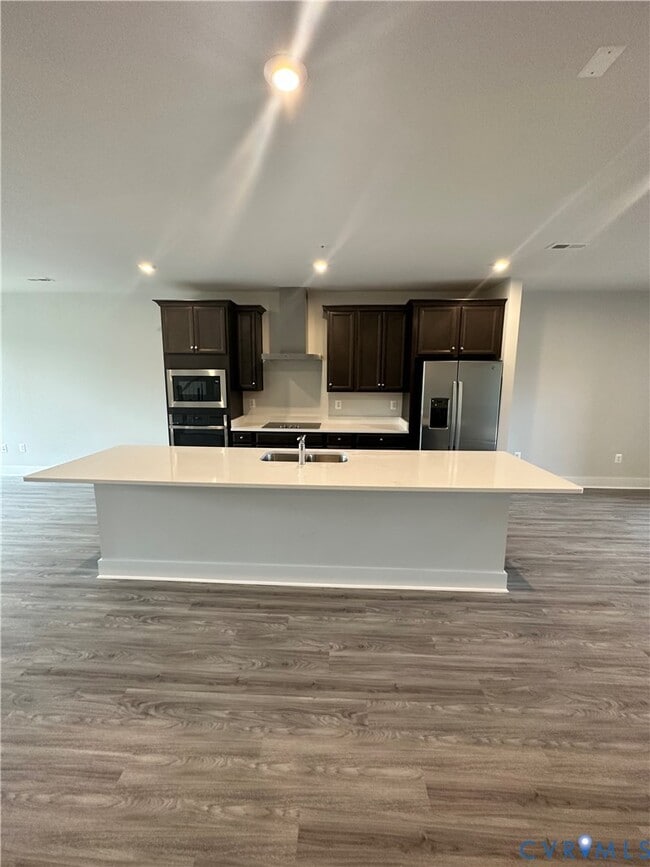 Building Photo - 1025 N Lombardy St