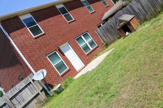Building Photo - 617 W Moan Pl