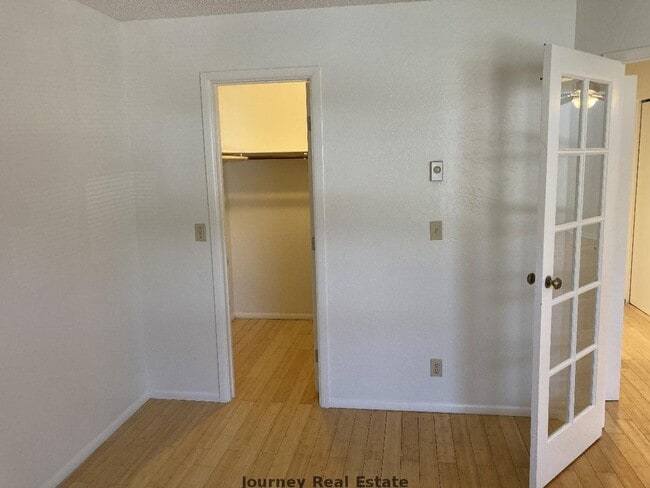 Building Photo - APPLY NOW- 333 Leroux G, Unit 8