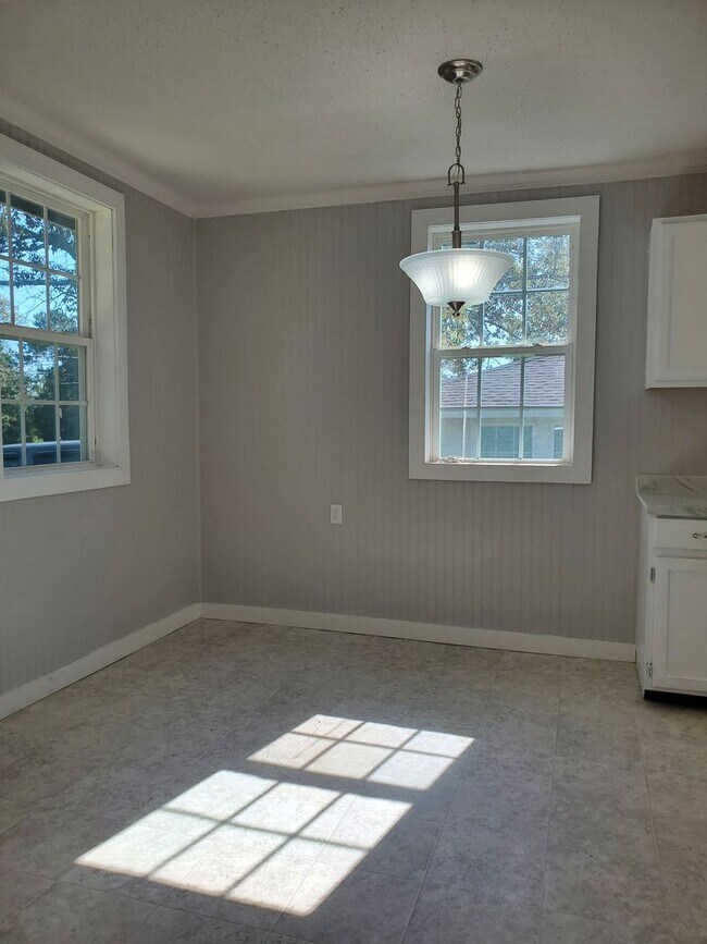 Building Photo - 149 Circle Dr