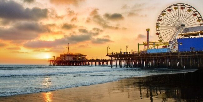 Santa Monica is a bike ride away - 35 Dudley Ave