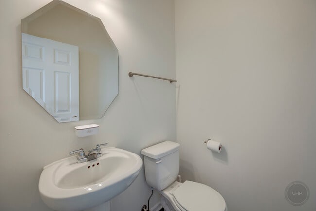 Building Photo - 4138 Irving Rd