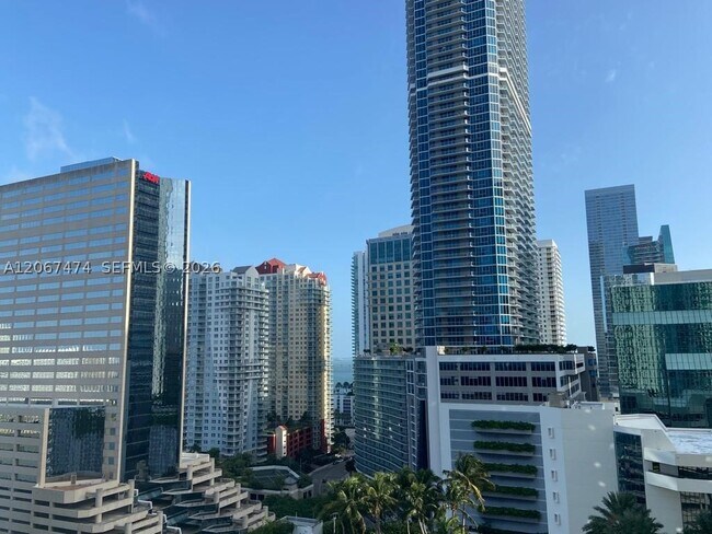 Building Photo - 950 Brickell Bay Dr