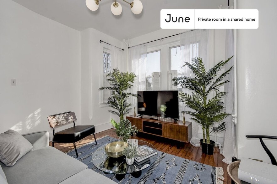 Building Photo - Room in Shared 3 bed/2 bath home in Capitol Hill