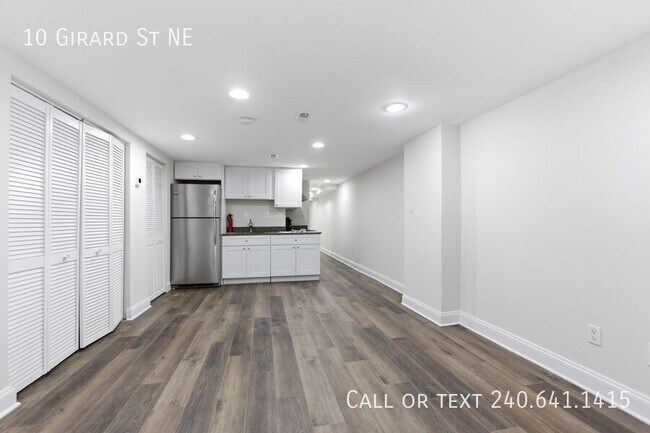 Building Photo - 10 Girard St NE