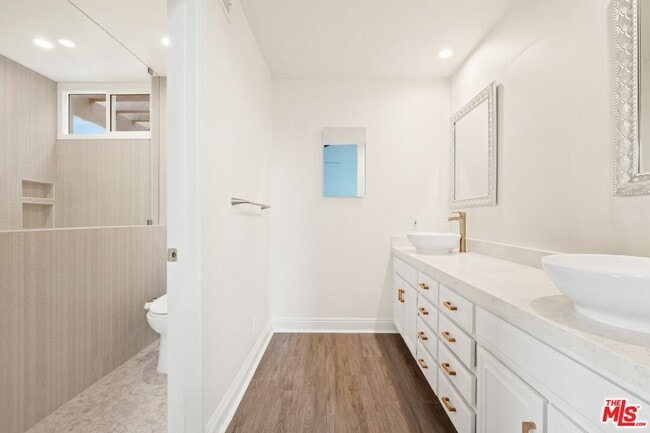 Building Photo - 1329 Avenida de Cortez