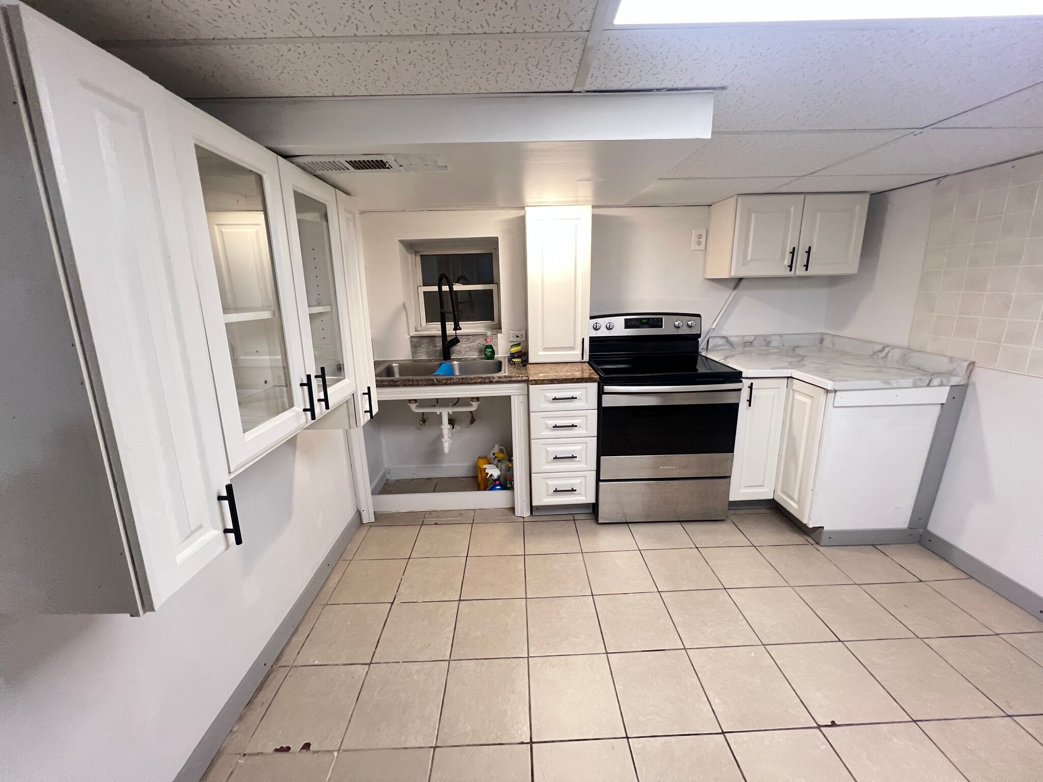 Building Photo - 3139 W Pershing Rd