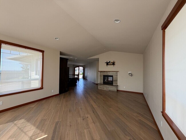 Building Photo - Military Discount - Please Inquire! ~ Whiskey Ridge View Home | 5 Bed + Bonus Living Space with O...