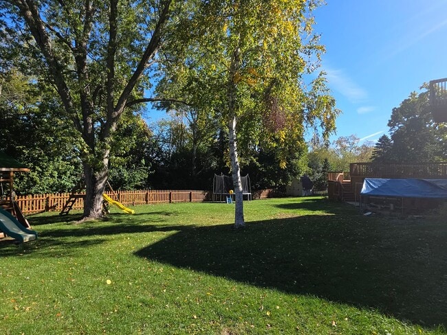 Building Photo - Updated 4 bedroom home in Merton
