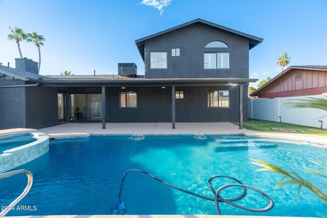 Building Photo - 1643 W Griswold Rd