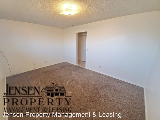 Building Photo - 545 S 900 E