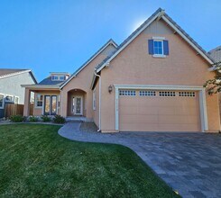 Building Photo - Beautiful Executive Home In Gated Community