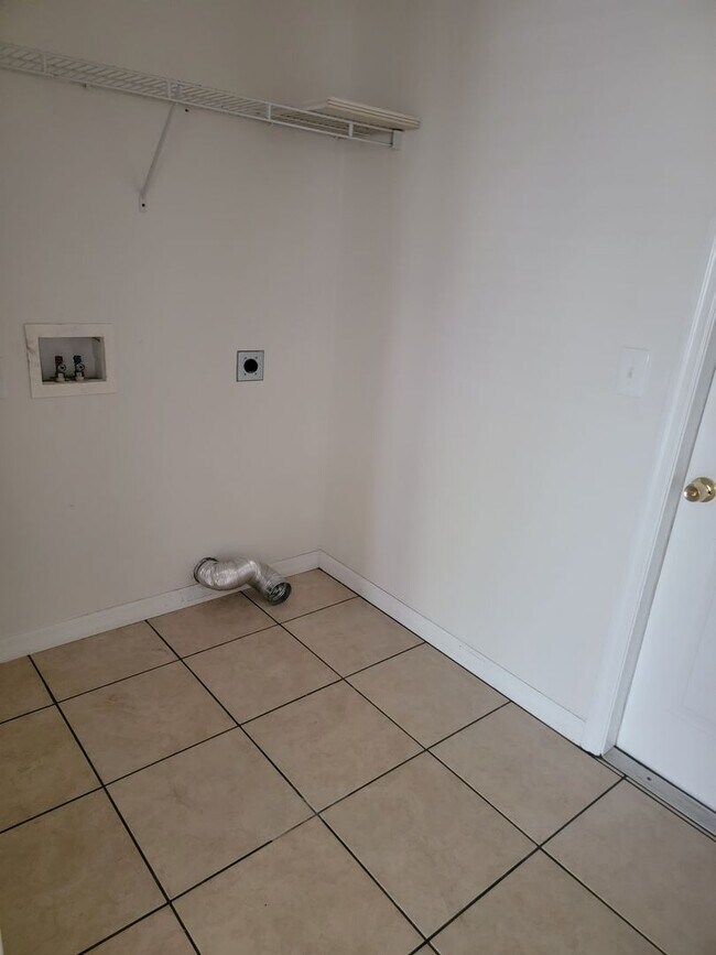 Building Photo - 8464 N Bolder Dr