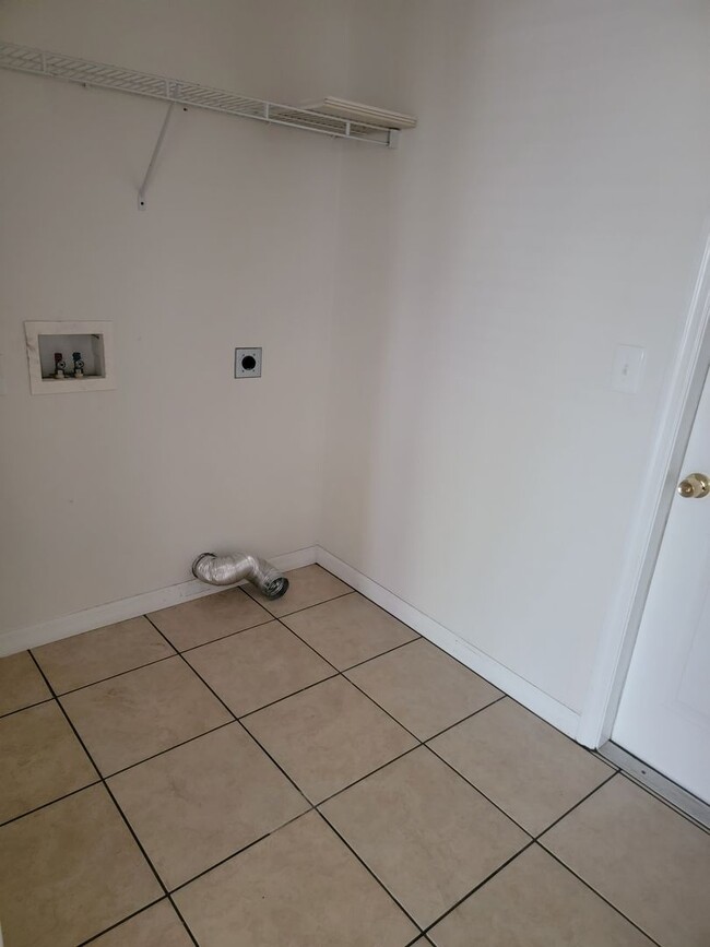 Building Photo - Gorgeous 3/2/2 in Citrus Springs!!!