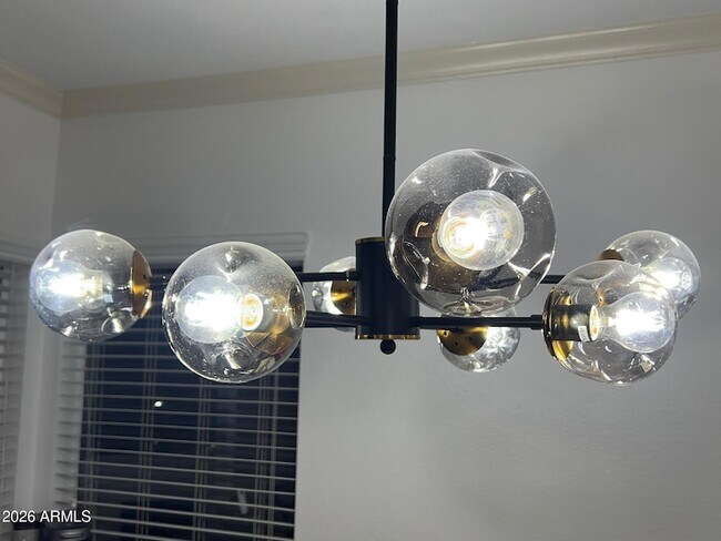 Building Photo - 750 E Northern Ave