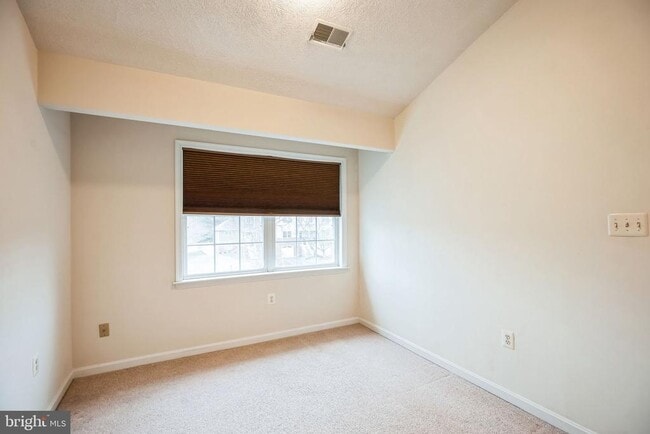 Building Photo - 13477 Stowaway Ct