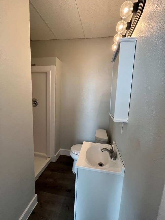 Building Photo - 212 Tinkler St