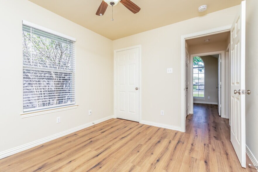 Building Photo - 211 Dove Meadows Ln