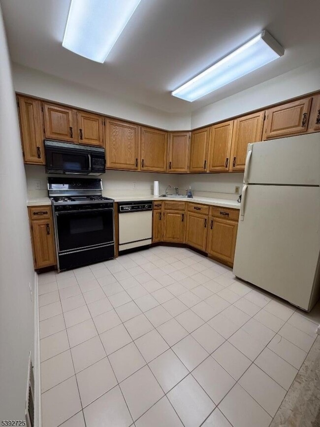 Building Photo - 5111 Austin Ct