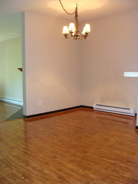 Building Photo - 945 Red Sandstone Rd