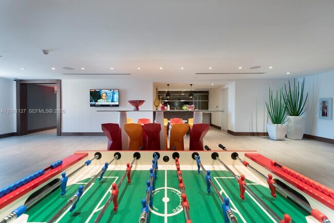 Building Photo - 300 Sunny Isles Blvd