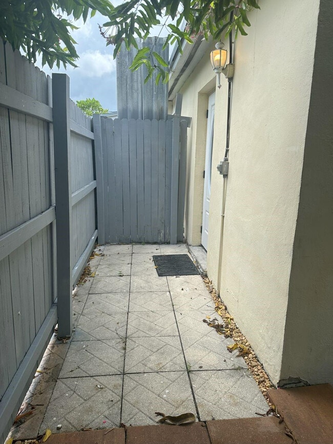 Building Photo - 4610 Peters Rd