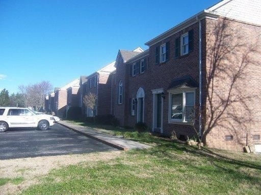 Building Photo - 461 Bramblewood Ln