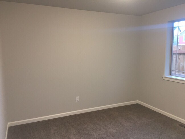Building Photo - 3 Bedroom 2 Bath Home in Fieldstone Crossing
