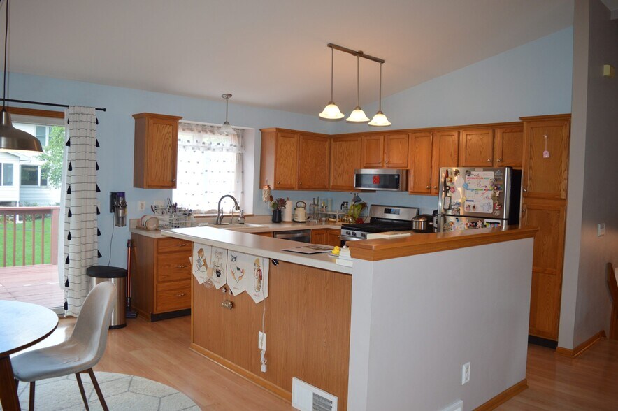 Building Photo - 7214 Blue Maple Trl
