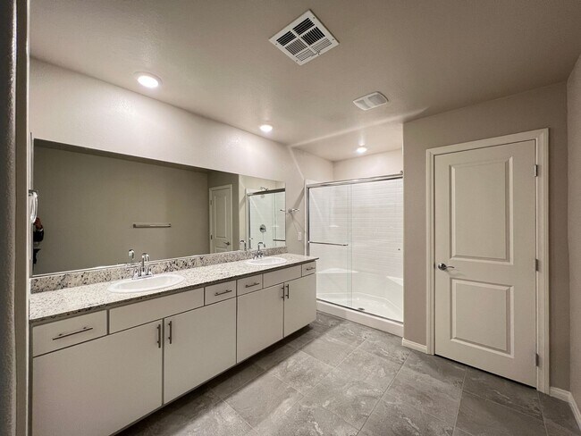 Building Photo - Tenaya Hacienda