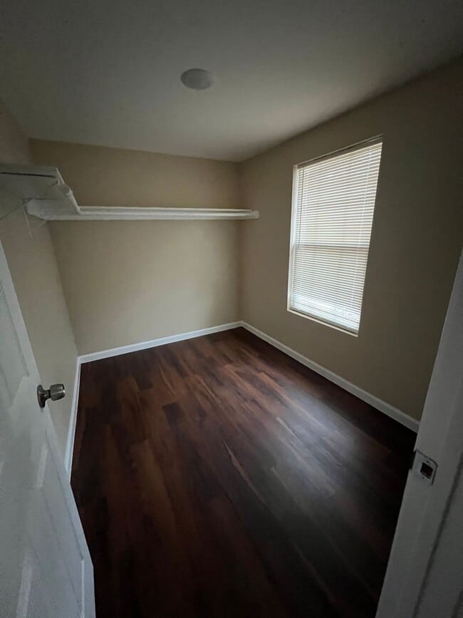 Building Photo - Renovated home in Silsbee!