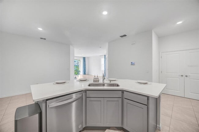 Building Photo - 2555 Bending Bonsai Dr