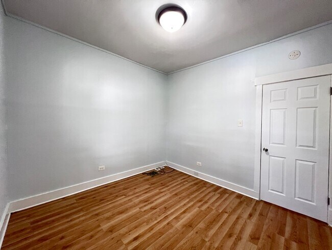 Building Photo - 2707 E 78th St