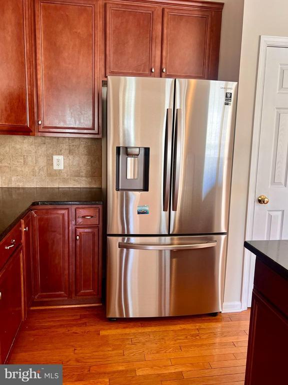 Building Photo - 25205 Larks Terrace