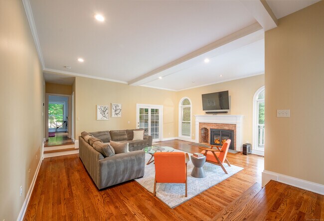 Building Photo - 64 Riverford Rd