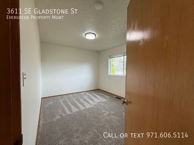 Building Photo - 3611 SE Gladstone St