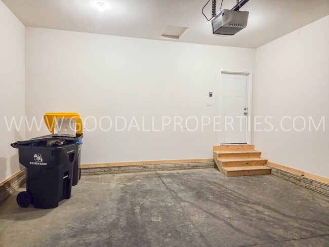 Building Photo - Beautiful 3 Bedroom Ranch!! Wonderful Price for newer construction in Waukee!!!