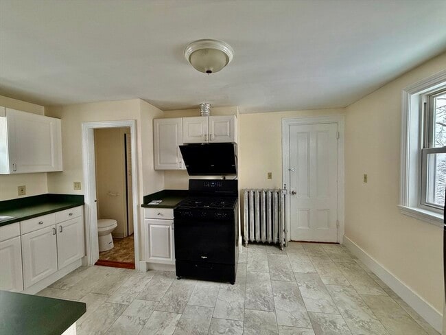 Building Photo - 107 Lincoln Ave