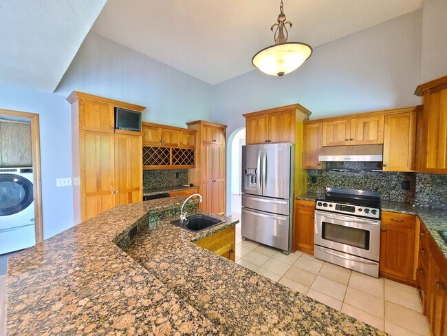 Building Photo - $3,250- 5 Bed / 3 Bath Beautiful Home in Upper South Hill