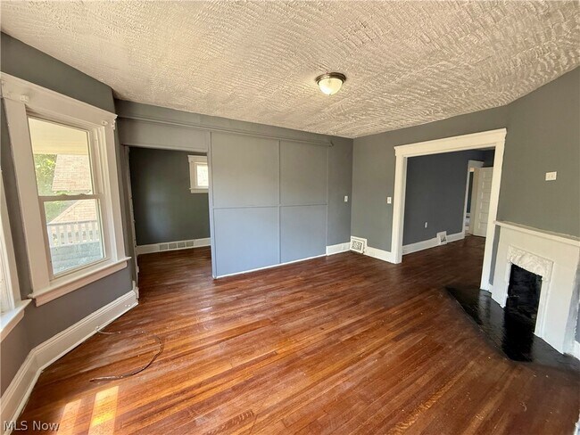 Building Photo - 10817 Orville Ave