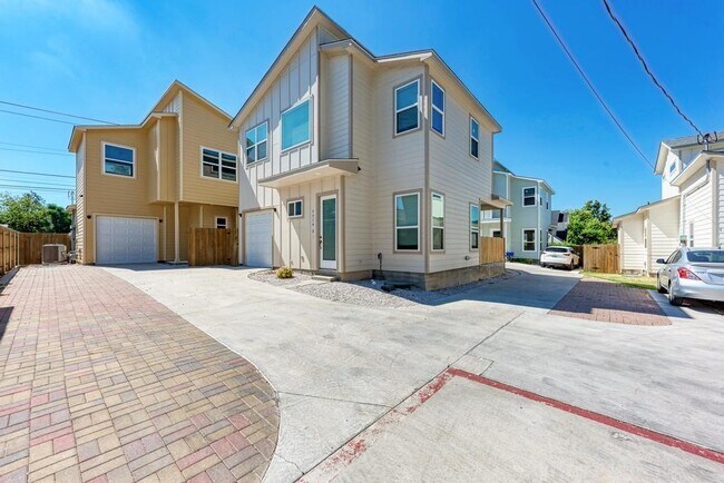 Building Photo - 7714 Watson St