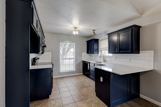 Building Photo - 312 SW 40th St